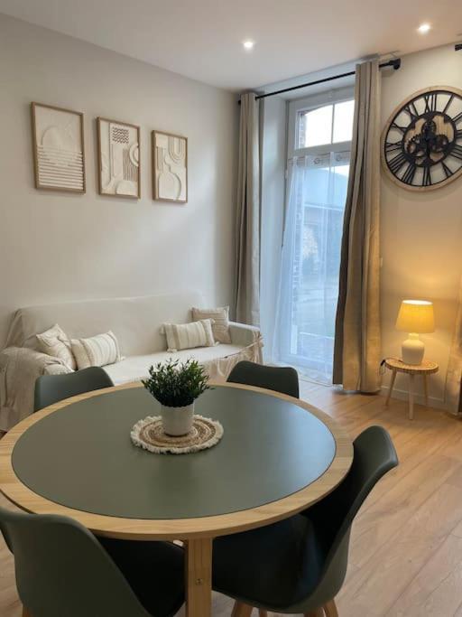 Joli Appartement Avec Parking - Proche Centre Ville Chartres Zewnętrze zdjęcie