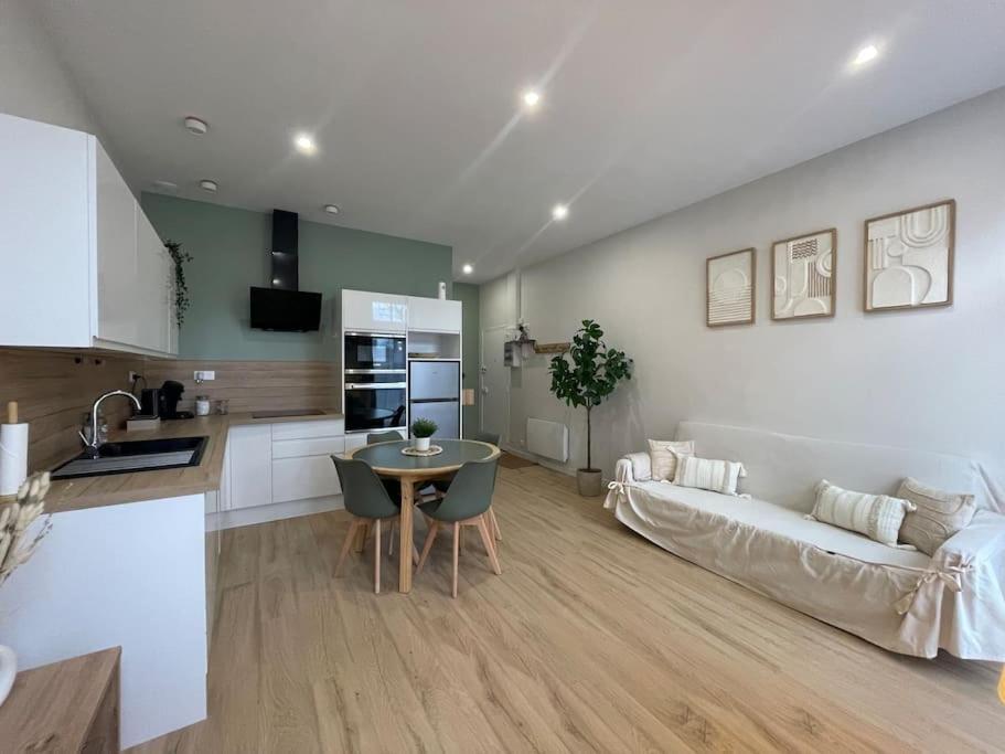 Joli Appartement Avec Parking - Proche Centre Ville Chartres Zewnętrze zdjęcie